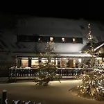 Berggasthof Heuberghaus, Direkt Am Rennsteig *