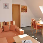 Berggasthof Heuberghaus, Direkt Am Rennsteig *