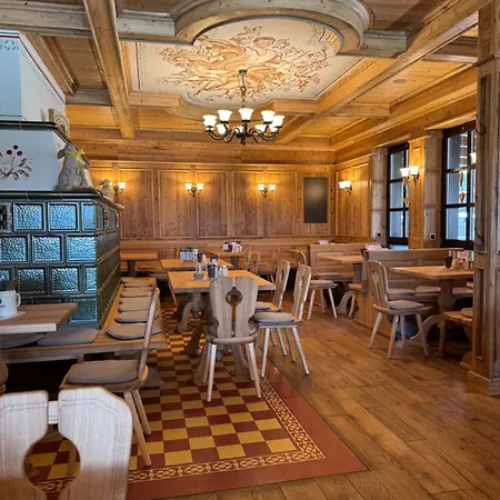 Berggasthof Heuberghaus, Direkt Am Rennsteig *