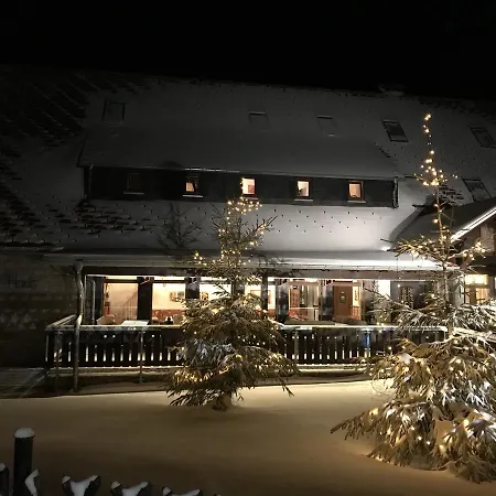 Berggasthof Heuberghaus, Direkt Am Rennsteig *