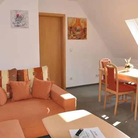 Berggasthof Heuberghaus, Direkt Am Rennsteig *