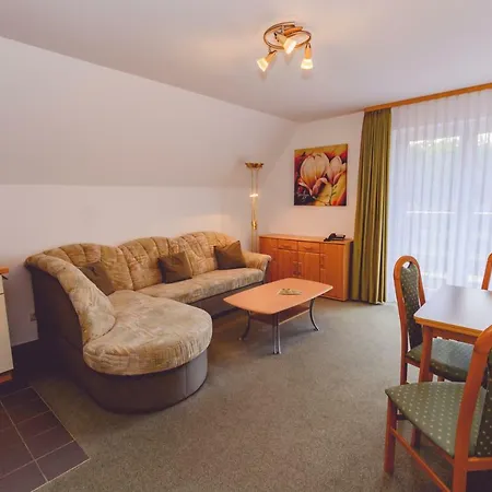 Berggasthof Heuberghaus, Direkt Am Rennsteig * Friedrichroda