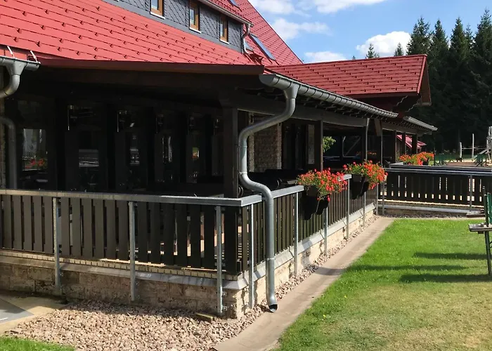 Berggasthof Heuberghaus, Direkt Am Rennsteig *