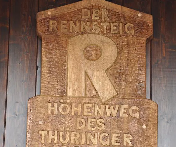 Berggasthof Heuberghaus, Direkt Am Rennsteig