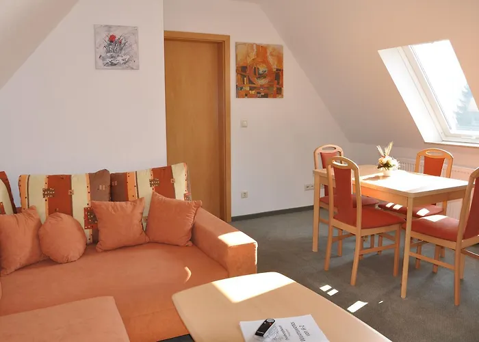 Berggasthof Heuberghaus, Direkt Am Rennsteig *