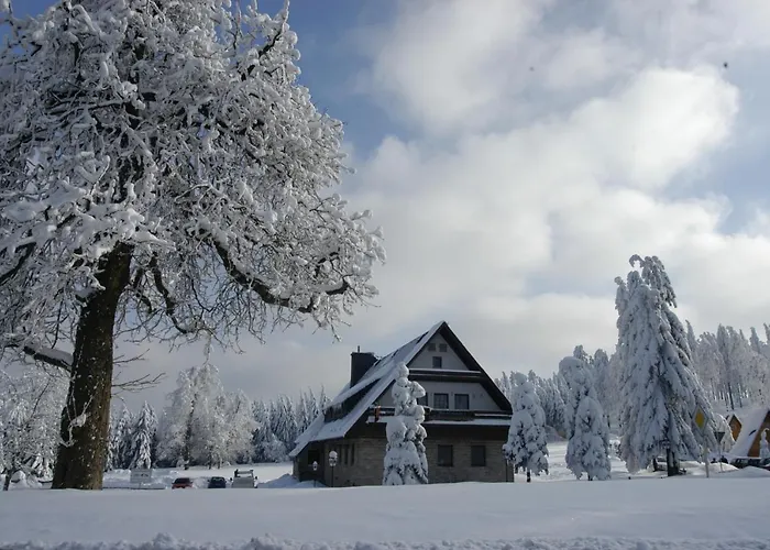 Berggasthof Heuberghaus, Direkt Am Rennsteig * Friedrichroda